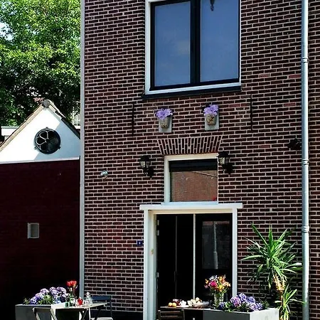 Bed and Breakfast Loft 013